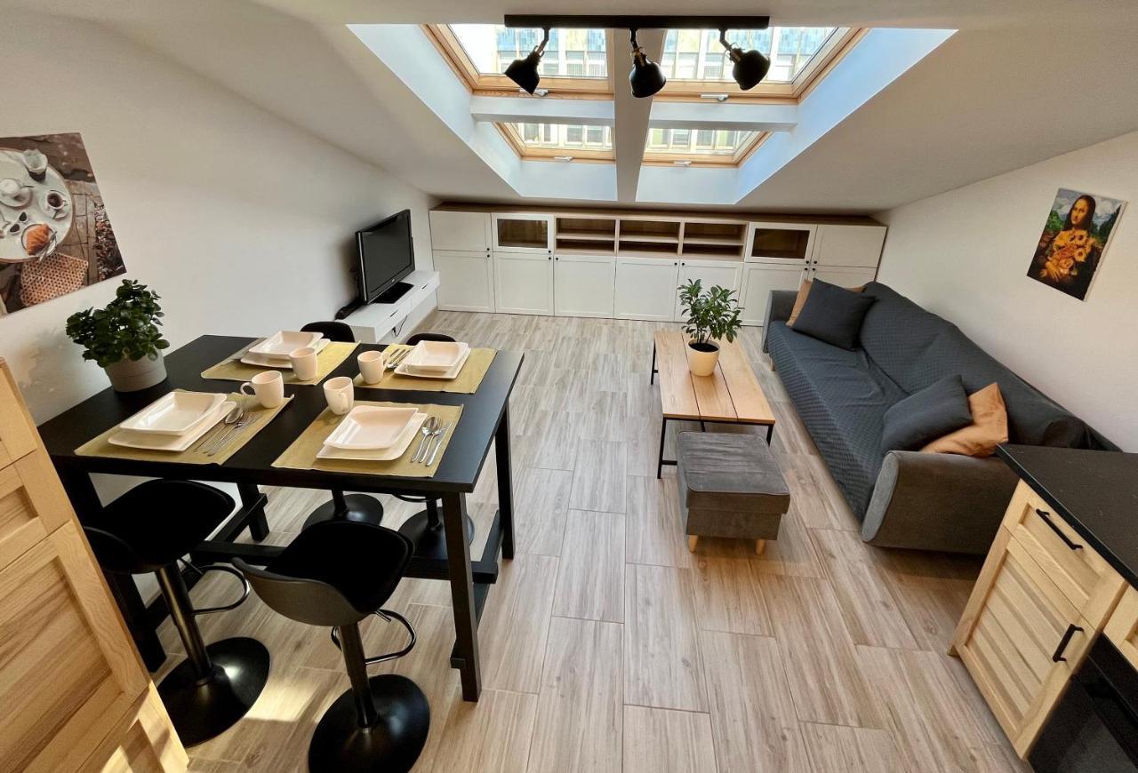 Feelhome Apartment With Kitchen คราคูฟ ภายนอก รูปภาพ
