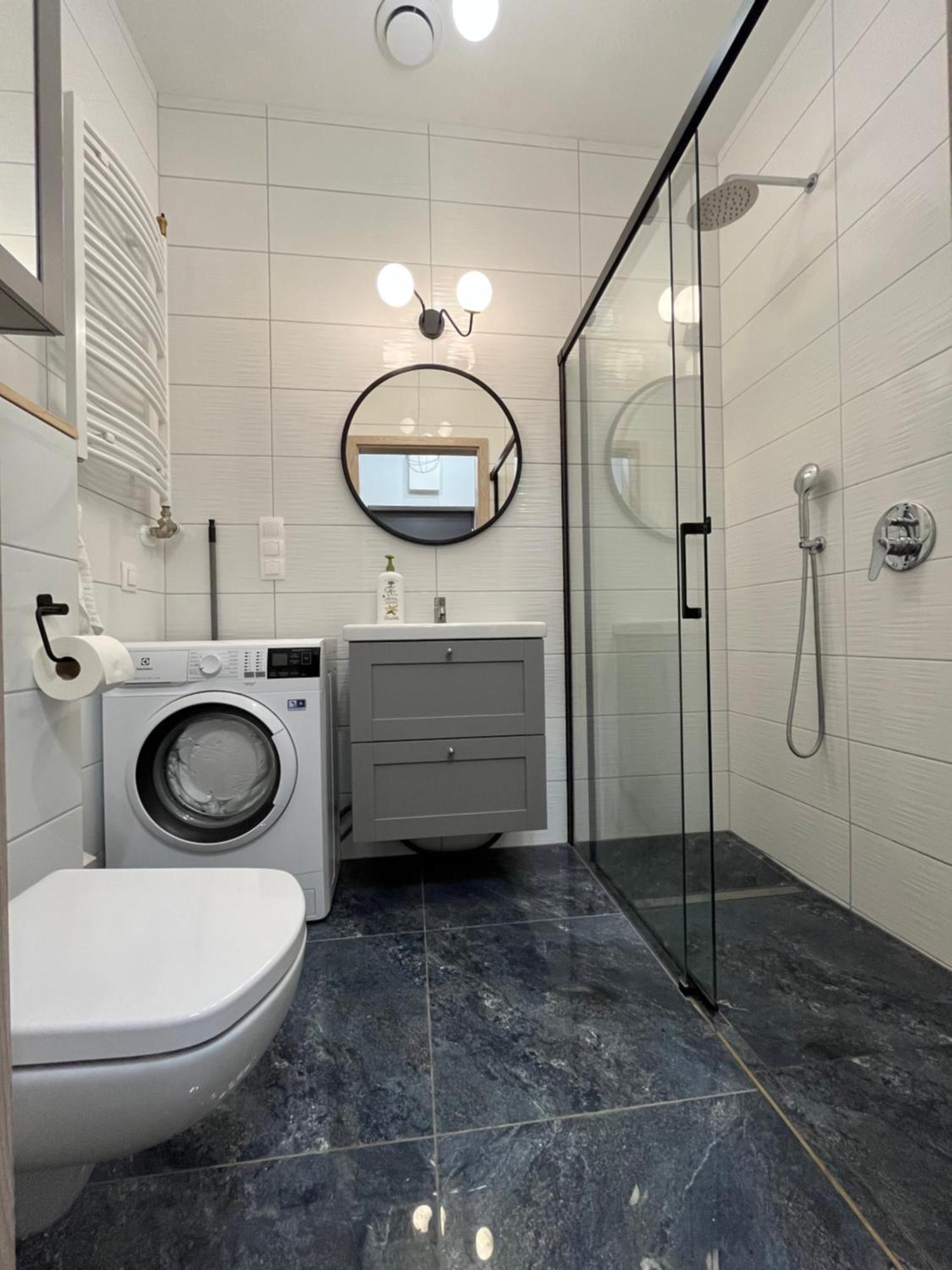 Feelhome Apartment With Kitchen คราคูฟ ภายนอก รูปภาพ